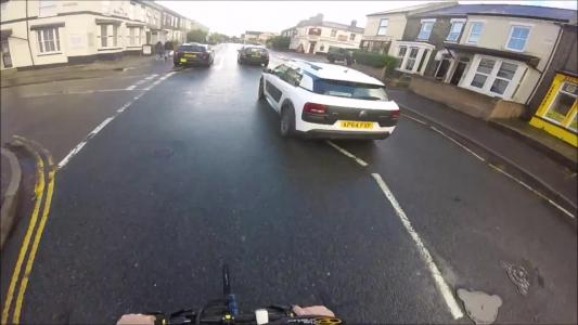 White Citroen C4 cactus (AP64FXF)