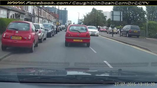 Red Nissan Micra (BG09WZL)