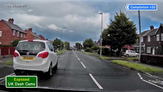 White Vauxhall Meriva (DF14GKP)