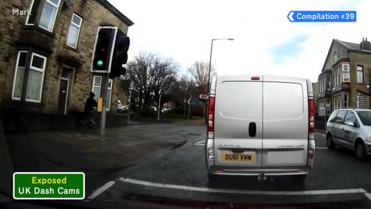 Silver Vauxhall Vivaro (DU61VMW)