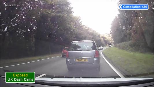 Silver Vauxhall Zafira (EF06LWK)