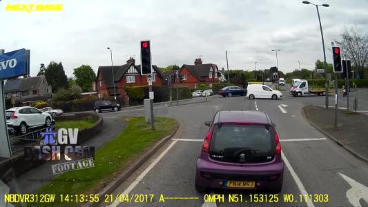 Purple Peugeot 107 (FN14NSJ)