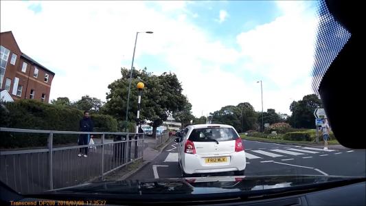 White Suzuki Alto sz (FR12MLK)