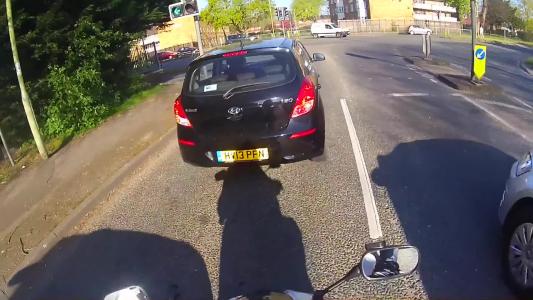 Black Hyundai I20 (HV13PFN)