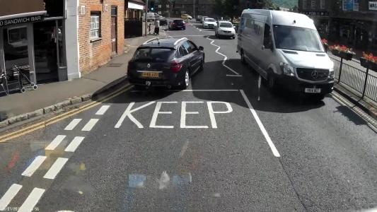 Grey Renault Laguna (HV60AZU)