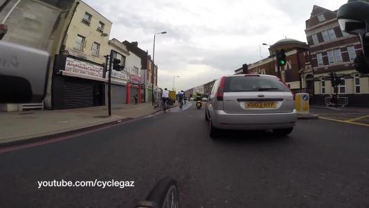 Silver Ford Fiesta (KD03HYP)