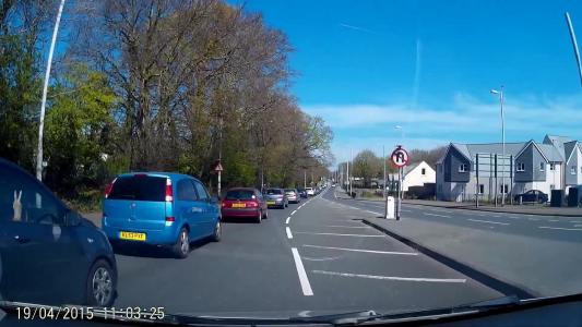 Blue Vauxhall Meriva (KL53PXF)