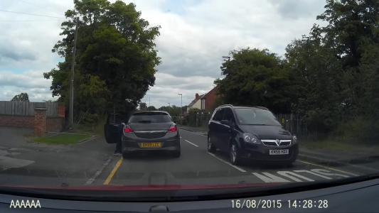 Black Vauxhall Zafira (KM56HDX)
