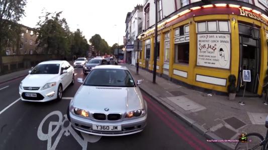 White Ford Mondeo (KY60VWA)