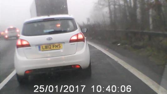 White Kia Venga (LB12FHS)