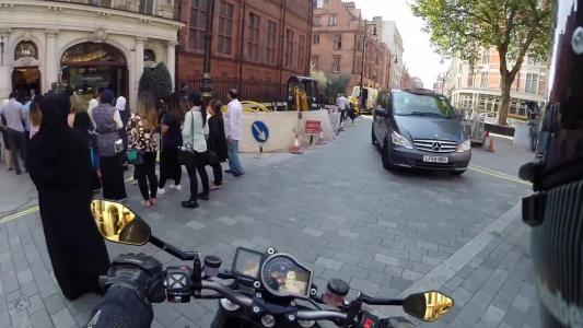 Grey Mercedes-benz Vito (LF64NBA)