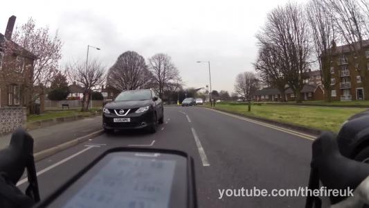 Black Nissan Qashqai (LG15HPE)