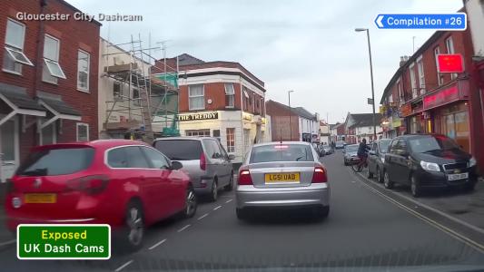 Silver Vauxhall Vectra (LG51UAD)