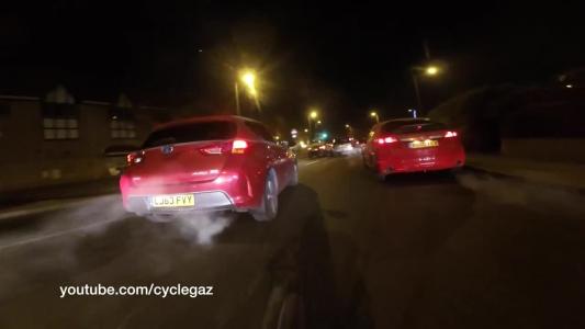 Red Toyota Auris (LJ63FVY)