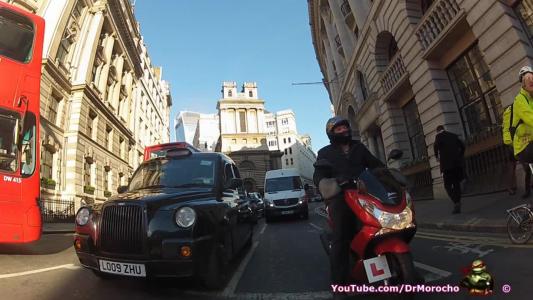 Black London taxis int Tx4 (LO09ZHU)