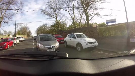 Brown Vauxhall Meriva (LP60YXD)