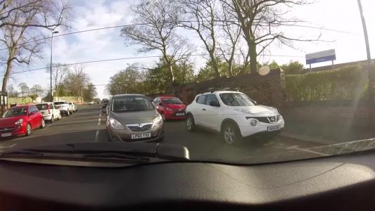 Brown Vauxhall Meriva (LP60YXO)