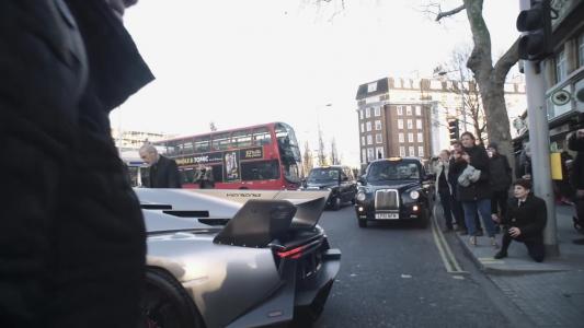 Blue London taxis int Tx4 (LP61NFM)