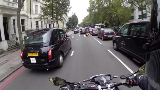 Black London taxis int Tx4 (LR07UOD)