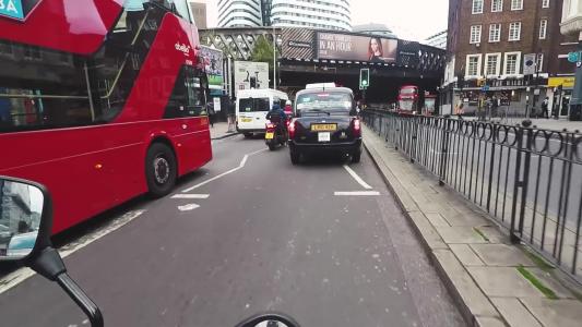 Black London taxis int Tx4 (LR10HZH)