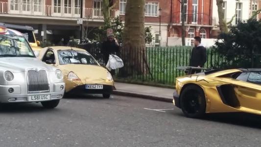 Silver London taxis int Tx4 (LS61USC)