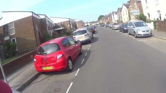 Red Renault Clio expression plus 16v (LS62CBX)