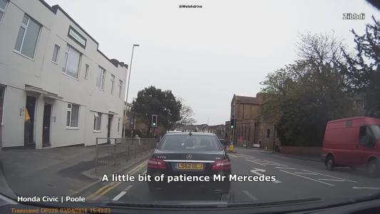 Black Mercedes-benz E (LS62OLJ)