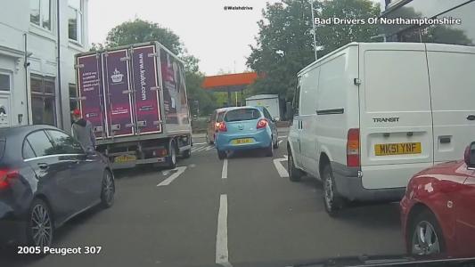 White Ford Transit (MK51YNF)