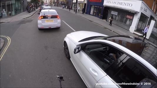White Honda Insight (RE61EXB)