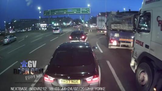 Black Bmw 330 (RK07NDE)