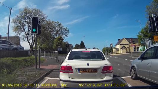 White Saab 9-3 (RK07ZWB)