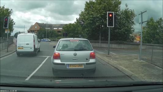 Grey Volkswagen Golf (RY02UWR)