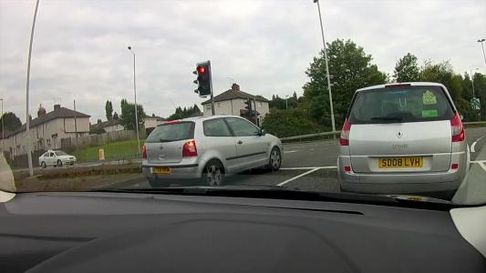 Silver Renault Scenic (SD08LVH)