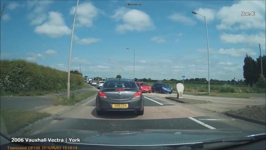 Grey Vauxhall Insignia (SH10GDV)