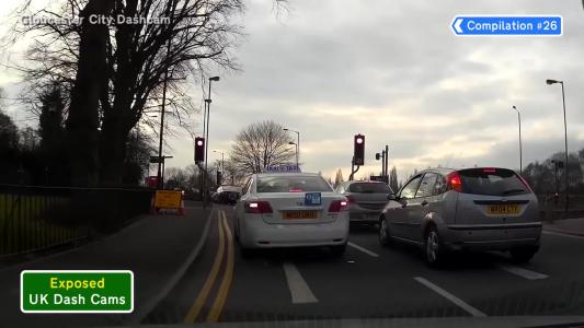 Silver Ford Focus (WR04CTY)