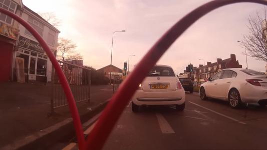 White Fiat 500 (YB59GOP)