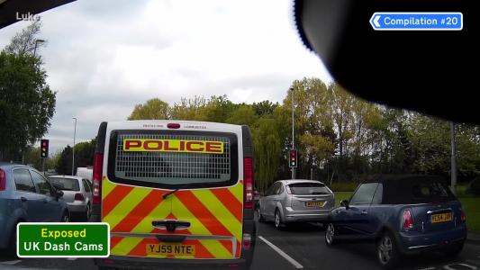 White Vauxhall Vivaro (YJ59NTE)