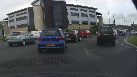 Blue Toyota Yaris (YR03OPB)