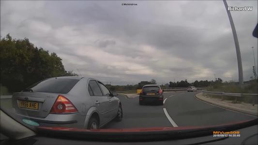 Silver Ford Mondeo (YR56AHE)