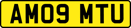 AM09MTU