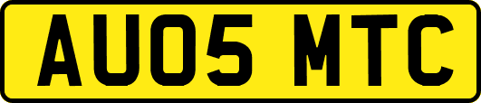 AU05MTC