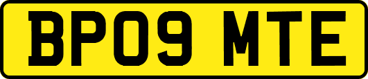BP09MTE