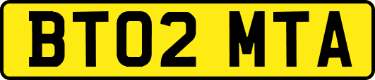 BT02MTA