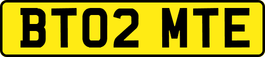 BT02MTE