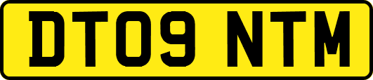 DT09NTM
