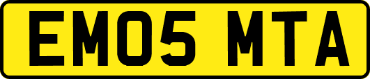 EM05MTA