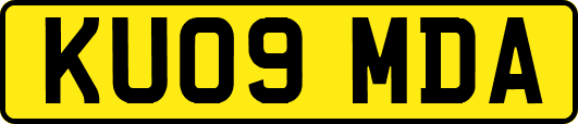 KU09MDA