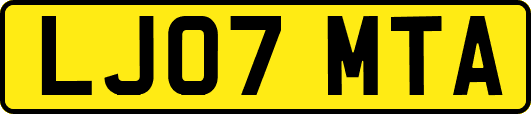 LJ07MTA