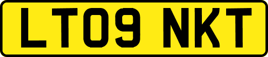 LT09NKT