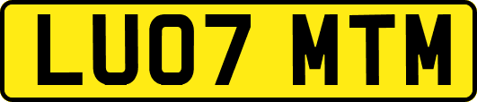 LU07MTM